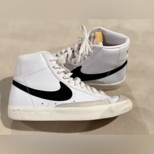 Nike Blazer mid 77 
Size 6